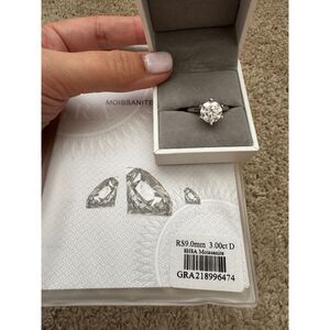 Womans Ring size 6